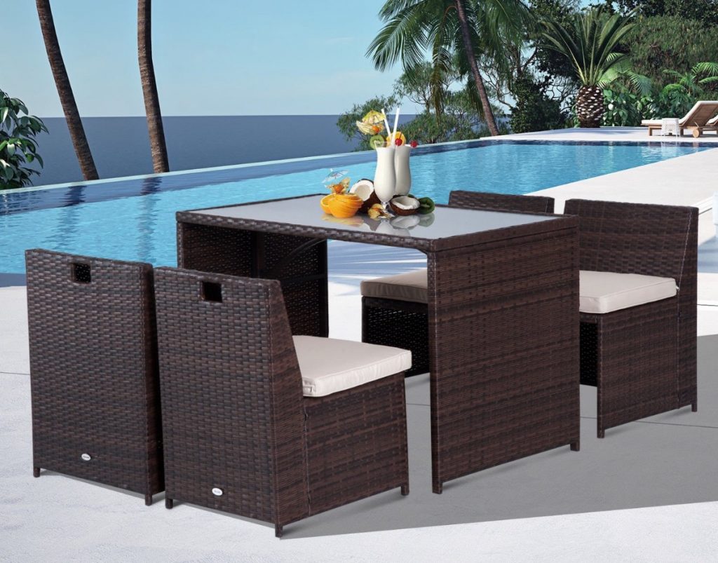 Guida Completa al Polyrattan: Storia, Vantaggi e il Segreto del Successo nell'Arredo Outdoor